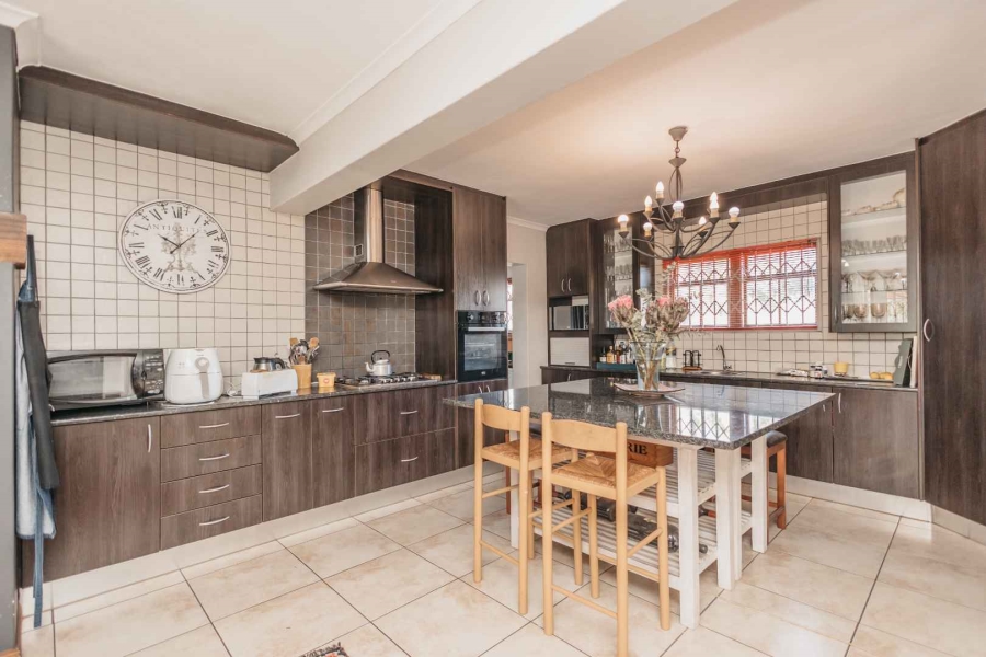 To Let 4 Bedroom Property for Rent in Joostenbergvlakte Western Cape